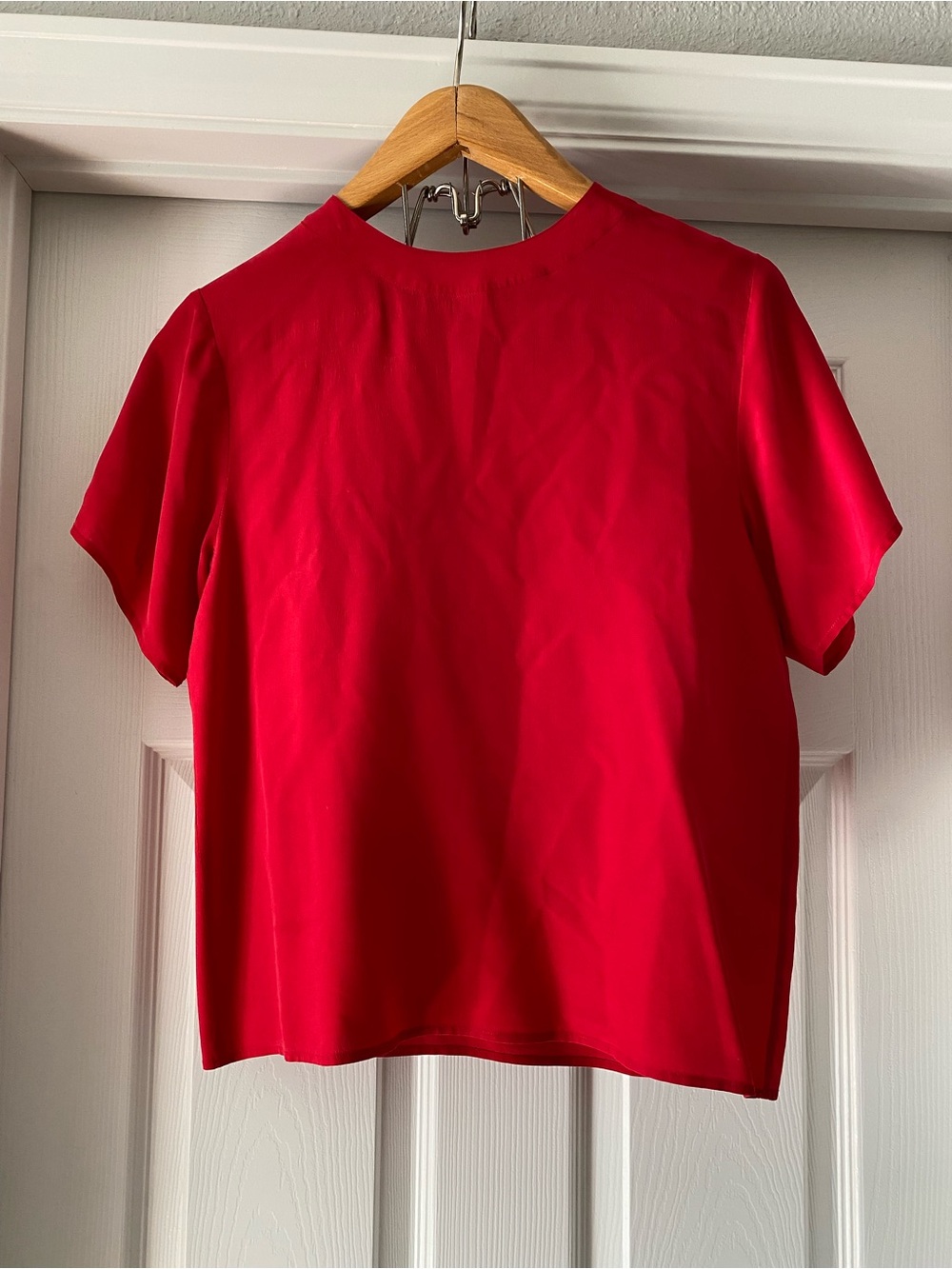 Arte de Chine Vintage Red Silk Short-Sleeve Back Button Closure Size M